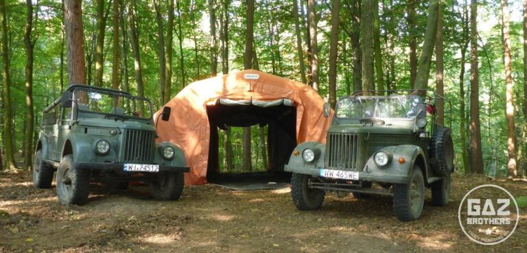 Event w Kazimierzu – samochody gaz 69 i obozowisko w lesie. Samochody gaz 69 w lesie