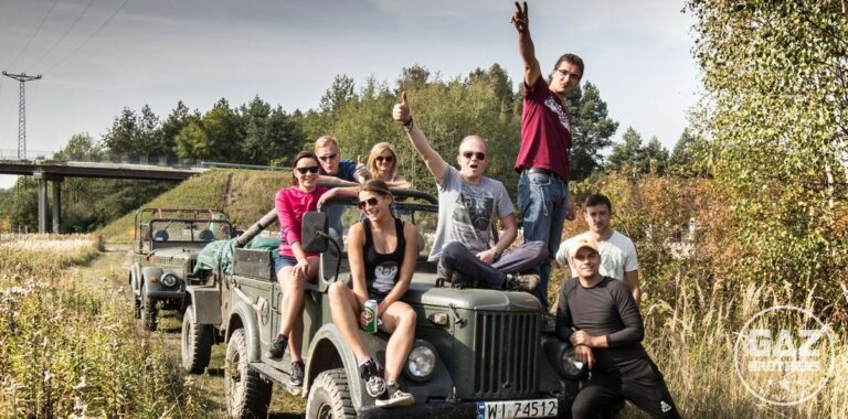 Event integracyjny na Jurze Krakowsko – Częstochowskiej w samochodach gaz 69. Wyjazd integracyjny samochodami gaz 69.