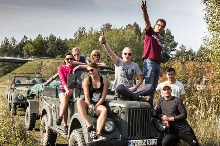 Event integracyjny na Jurze Krakowsko – Częstochowskiej w samochodach gaz 69. Wyjazd integracyjny samochodami gaz 69.