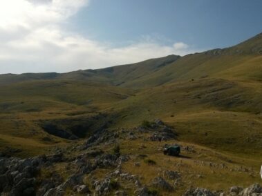 Gaz 69 pośród gór, w drodze do Lukomiru.