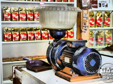 Maszyna do mielenia kawy, w sarajewskiej kawiarni.