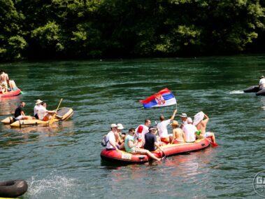 Pontony na Drinie podczas Drinskiej Regaty