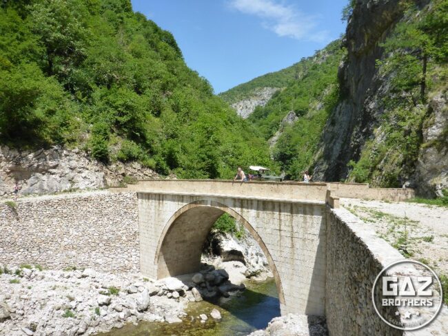 Gaz 69 w bośniackim kanionie. Gaz 69 w kanionie Rakitnicy