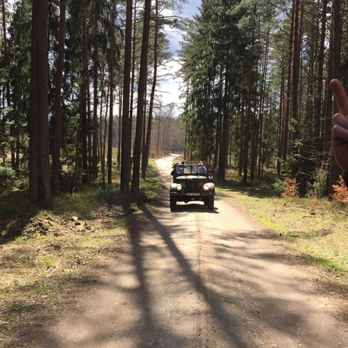 Gra terenowa w samochodach 4x4